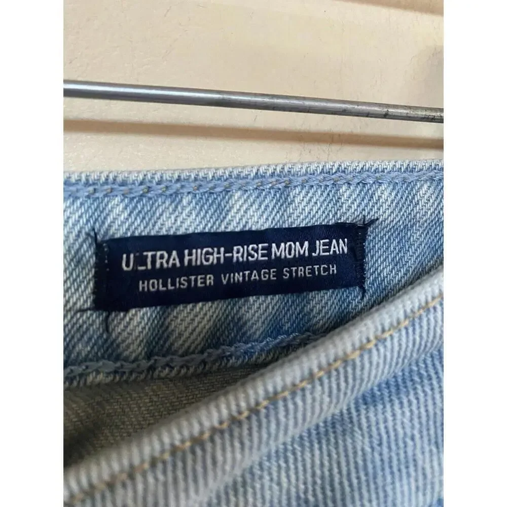 Hollister Lightwash Destressed Jeans Utra High Rise Mom Jean 5R W27 L27